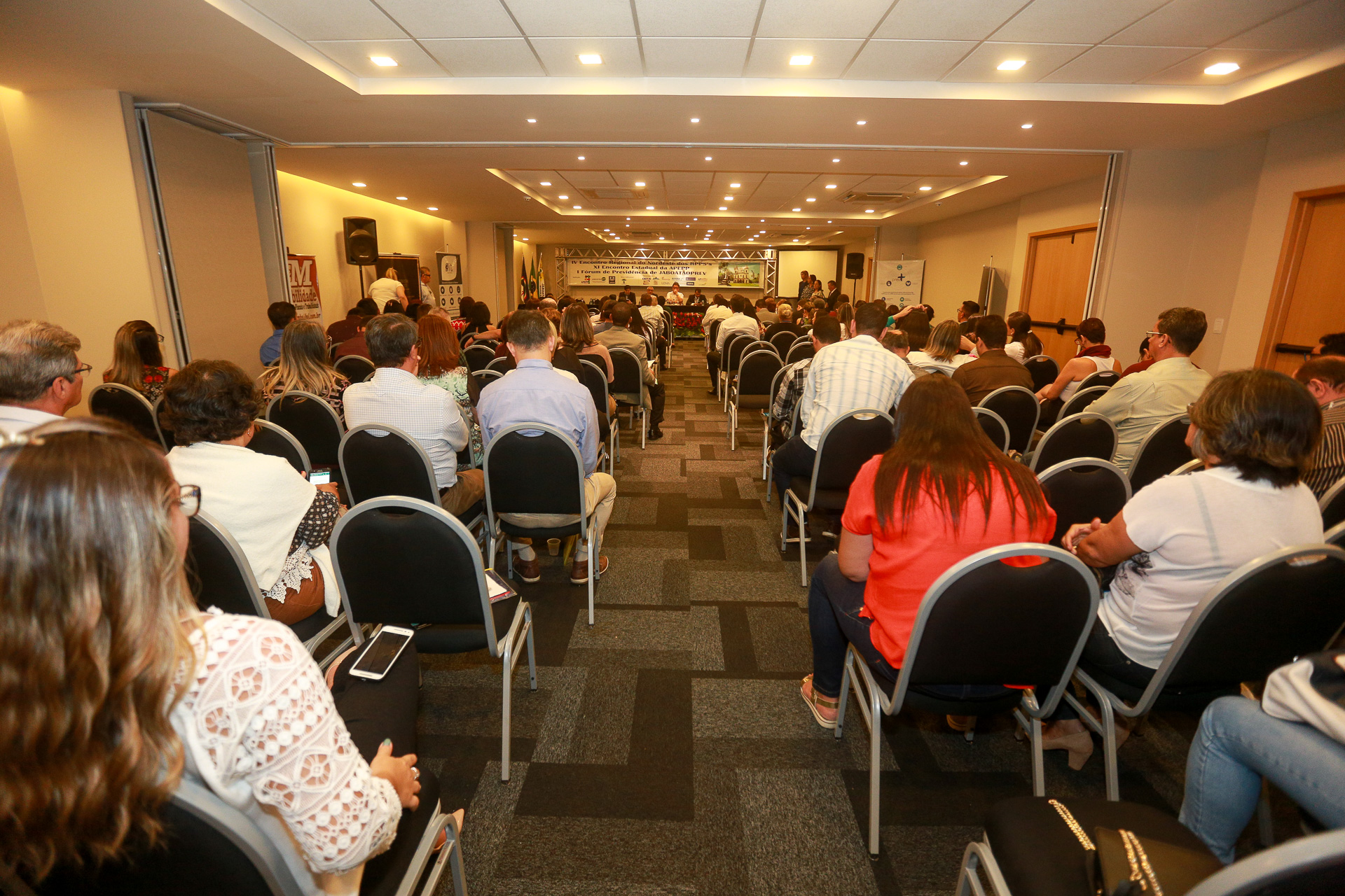 Convenção e regimento interno: por que a atualização é essencial para síndicos e administradoras de condomínio?